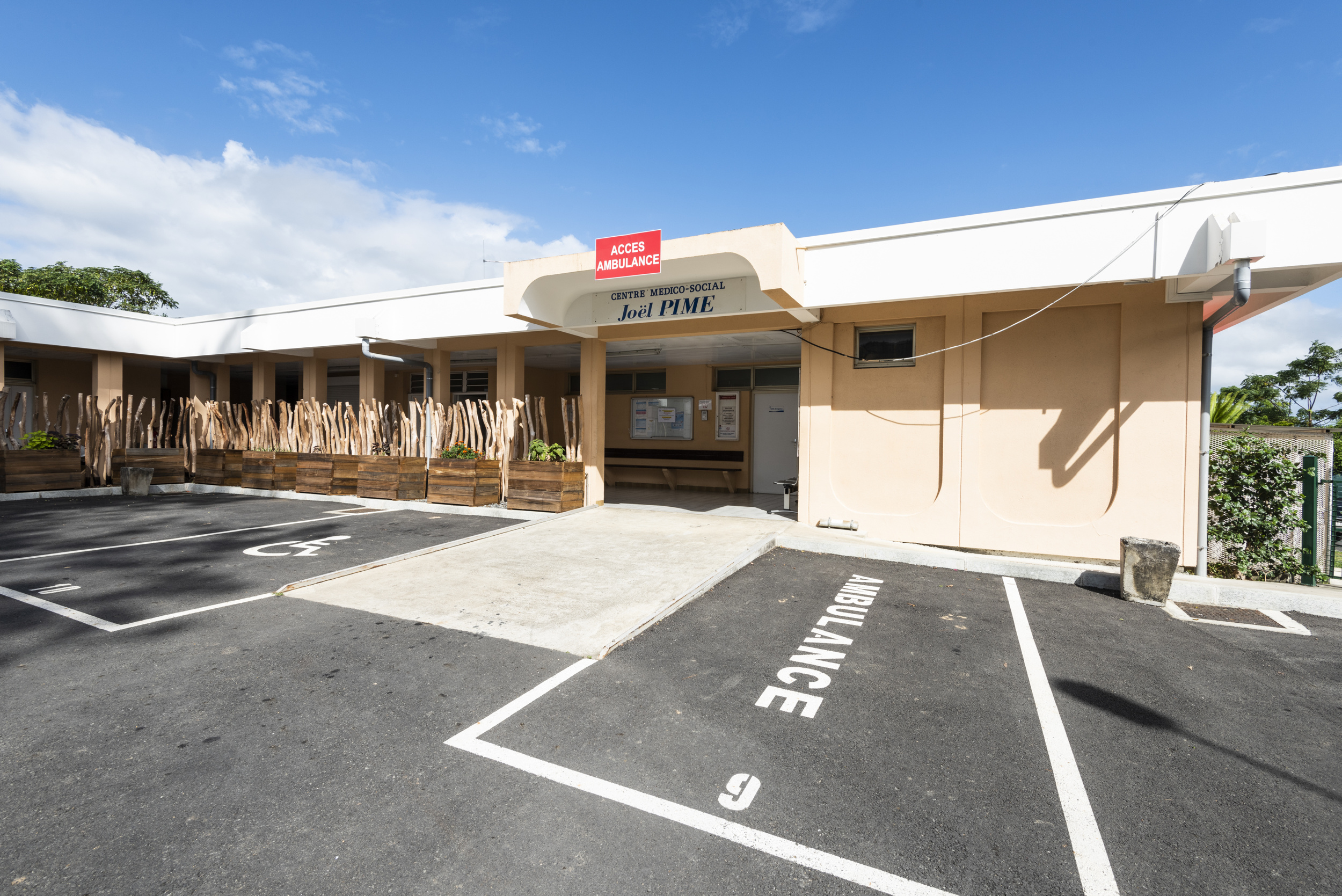 Centre Médico-Social Joël Pime (CMS) et la province Sud