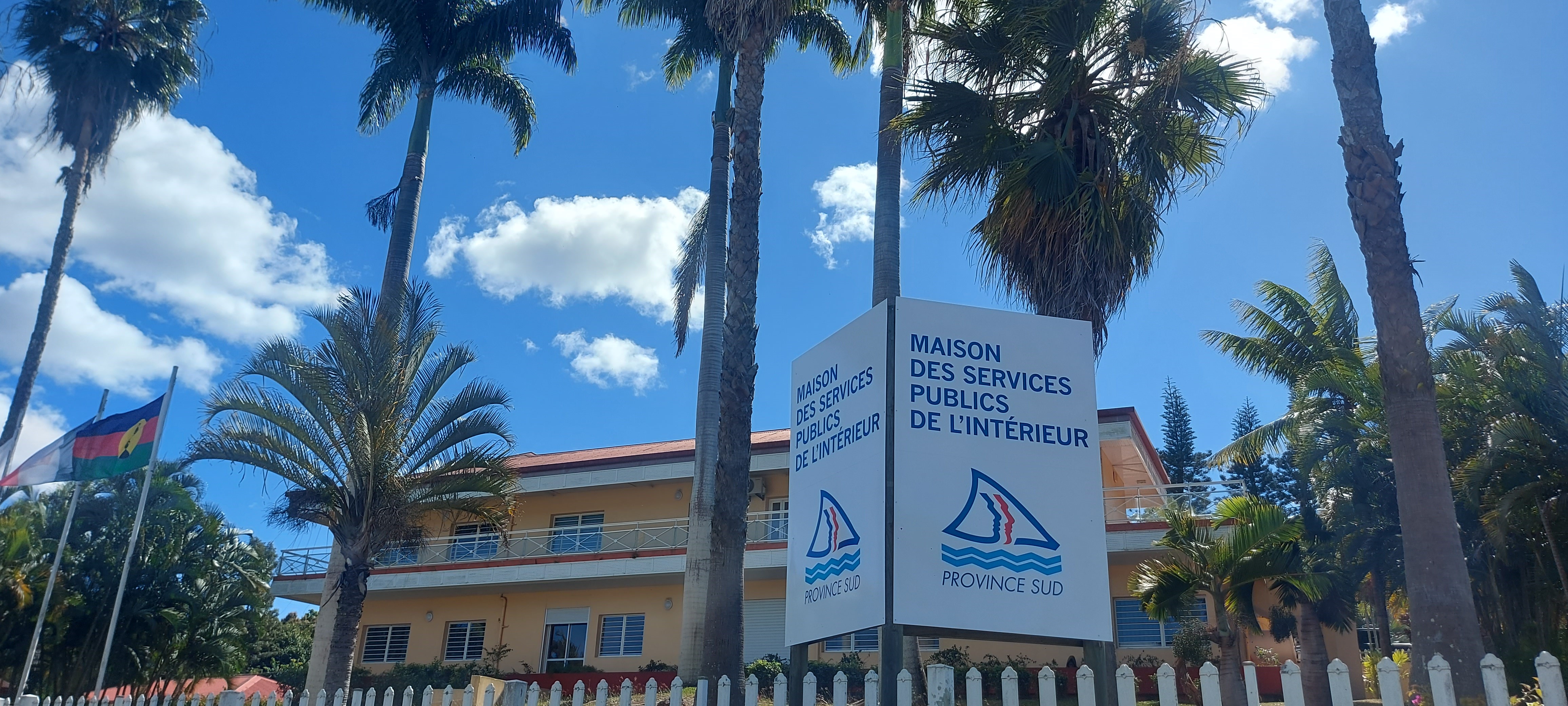 La Foa - Maison des Services Publics de l'Intérieur (MSPI) BIS et la province Sud