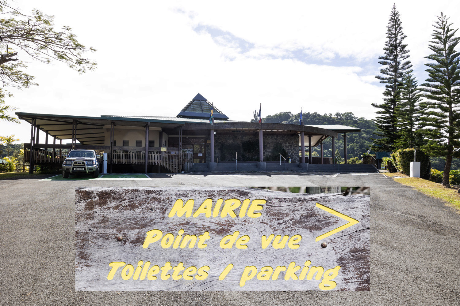 Farino - Bureau de la Mairie et la province Sud