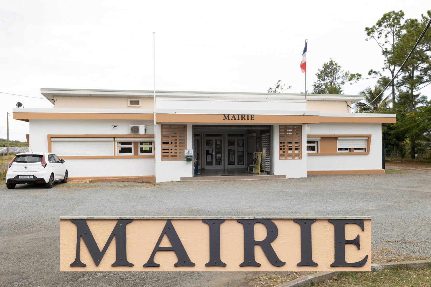 Moindou - Bureau de la Mairie et la province Sud