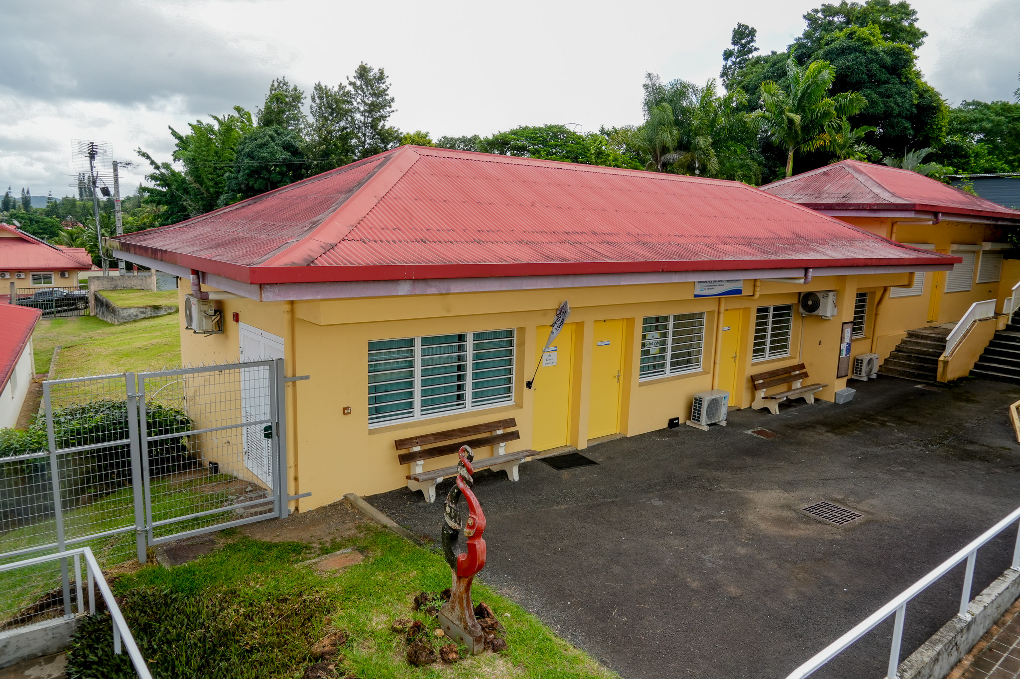 La Foa - Espace connecté et la province Sud