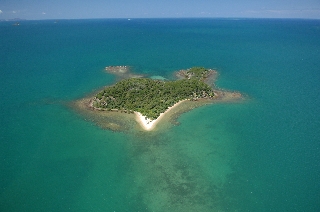 une photo de aérienne Îlot Tué Grand Fourmi par Martial Dosdane