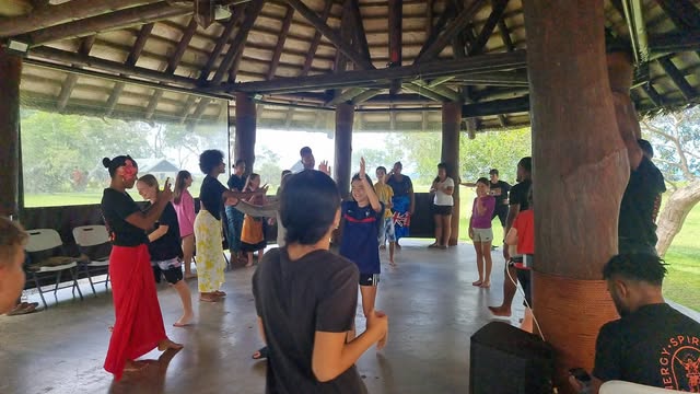 La troupe a marqué une halte au Centre socio-culturel de La Foa