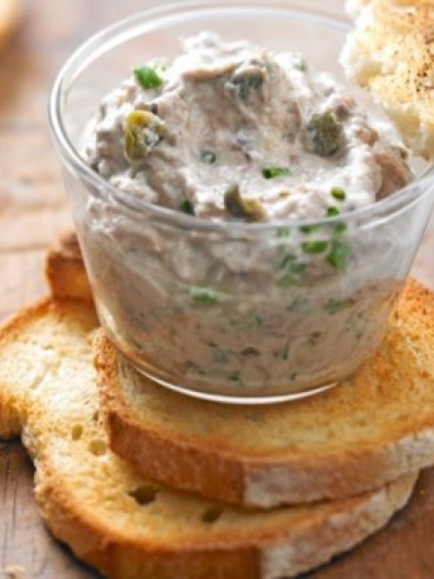 Rillettes de sardines au caviar d'aubergine et ail confit