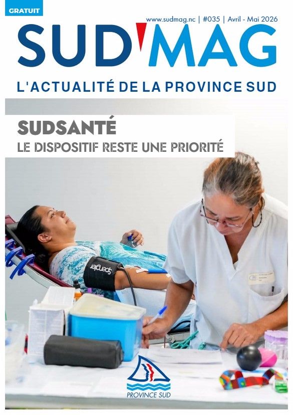 Sud-Mag cover: a nurse checks a patient in a chair with a blood pressure cuff; headline reads 'SUDSANTÉ: LE DISPOSITIF RESTE UNE PRIORITÉ' with Province Sud logo visible.