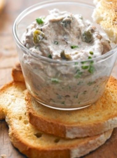 Rillettes de sardines au caviar d'aubergine et ail confit