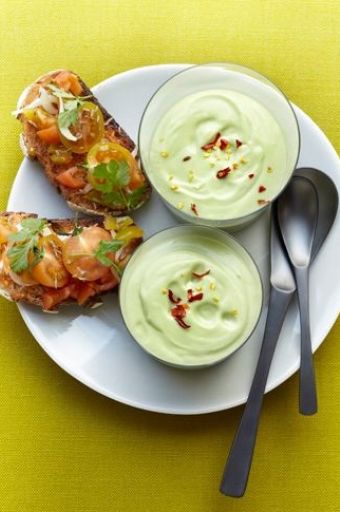 Velouté d’avocat au lait de coco