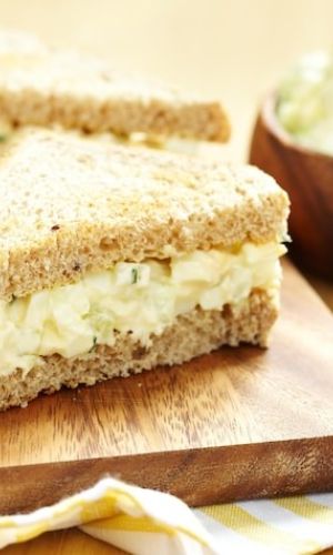 sandwich oeufs avocat